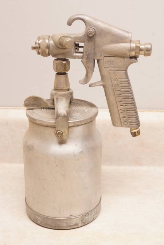 lot 1011 image: DeVilbliss Paint Sprayer - TYPE TGA Series 502 - KR Suction Feed - Clean
