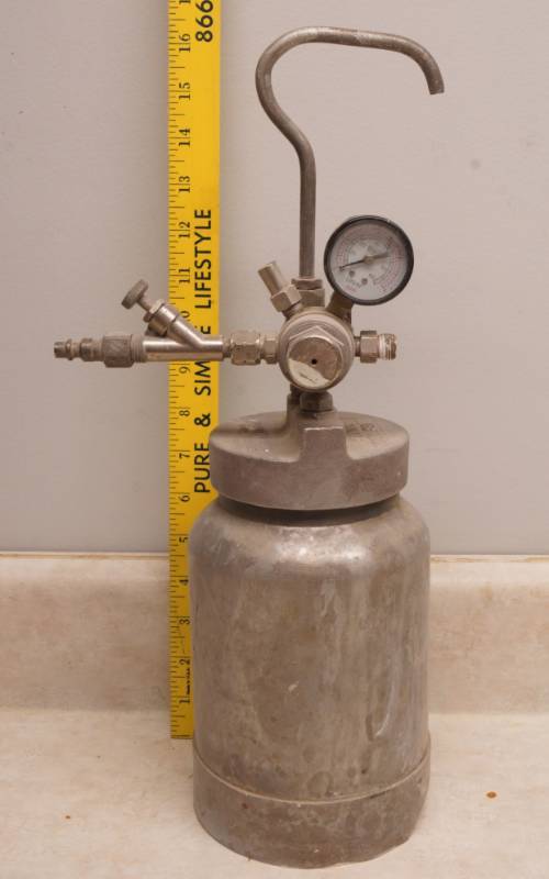 lot 1014 image: BINKS Paint Pot Attachment for large painting projects - Model 80 228 - clean