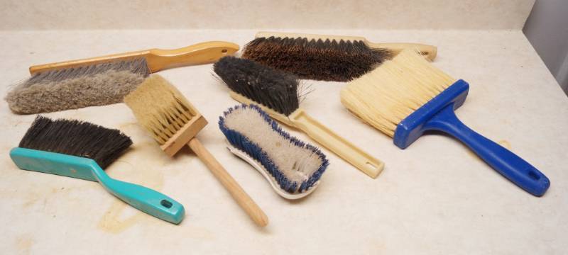 lot 1017 image: Handy lot of 7 - Bench Brushes and Scrubbers - Most are natural bristle WOW