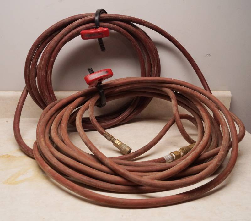 lot 1032 image: Lot of 2 Air Hoses with Organizer Clamps