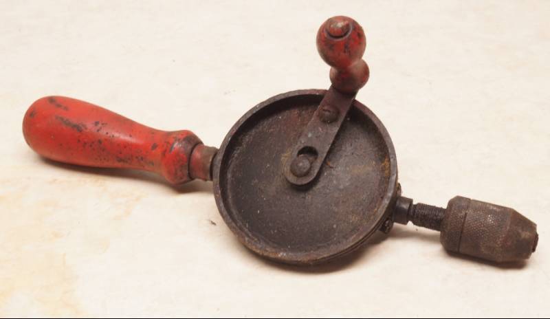 lot 1042 image: Vintage Hand Drill Tool
