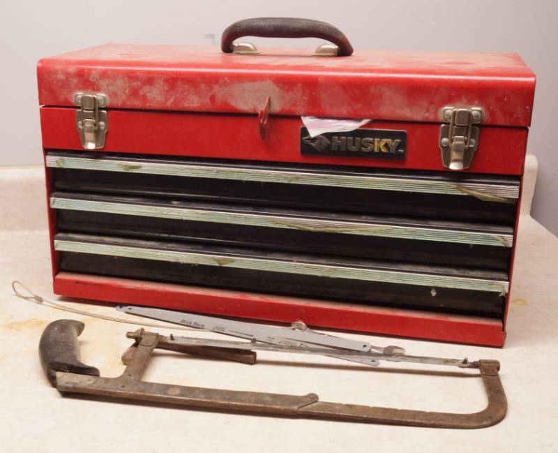 lot 1043 image: HUSKY Tool Box w tools shown - Its all in here
