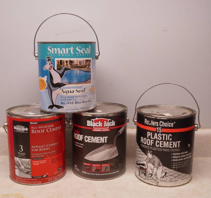 lot 1054 image: Lot of 4 gallons of Roofing Cement and Smart Seal - see photos