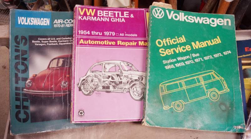 lot 1079 image: Lot of 3 Service Manuals - KANMANN GHIA, Volkswagen - Collectible and handy too
