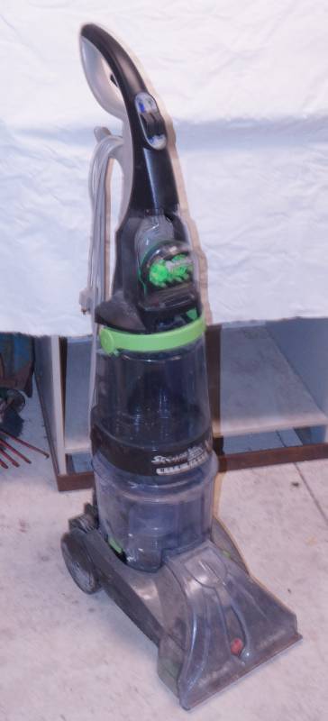 lot 1086 image: Spin Scrub Steam Vac - Powers on and works