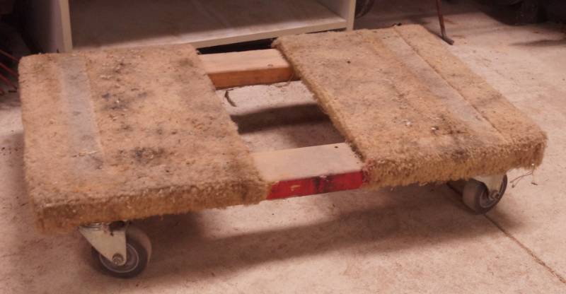 lot 1087 image: Large, 4 Wheel Flat Dolly w nice rolling wheels - big base - see pics