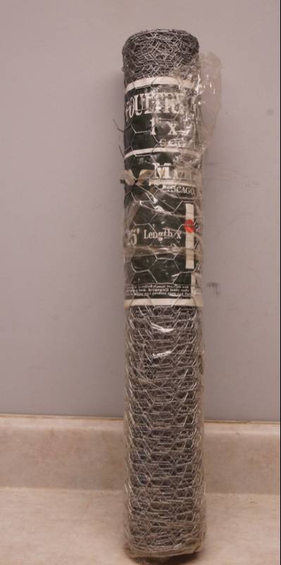 lot 1090 image: Roll of New Galvanized Chicken Wire - 1 x 20 gauge -  25 roll x 24 tall