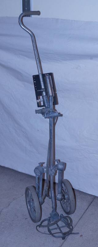 lot 1102 image: Vintage Play Day Golf Bag Caddy