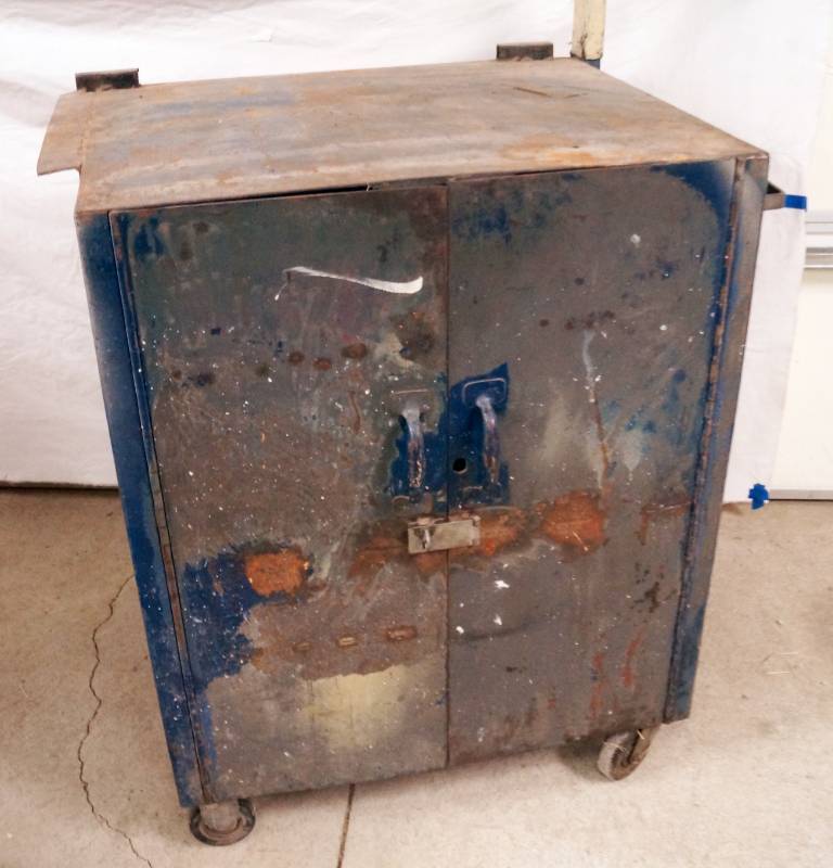lot 1113 image: Vintage Welding Cabinet - w welding rod holder (has some rods in it) See pics - GOOD STURDY cabinet