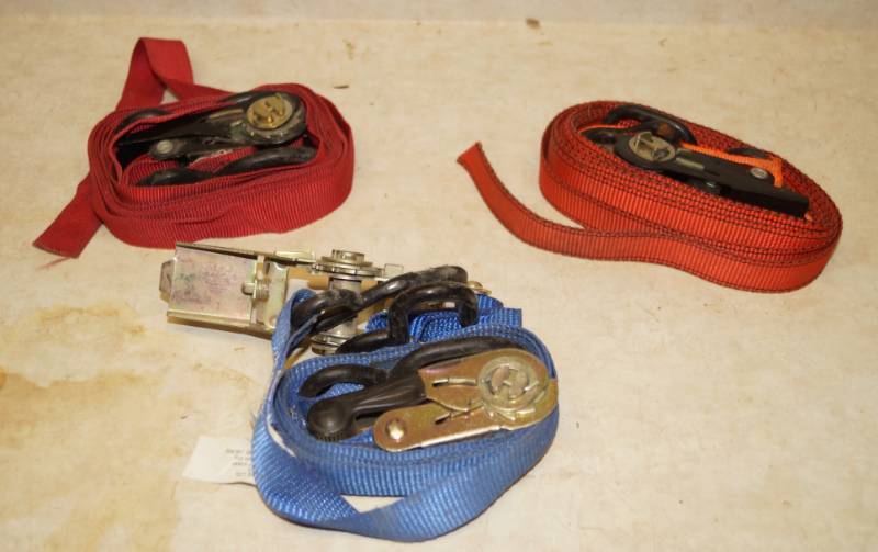 lot 1125 image: Lot of Tie-Down Straps