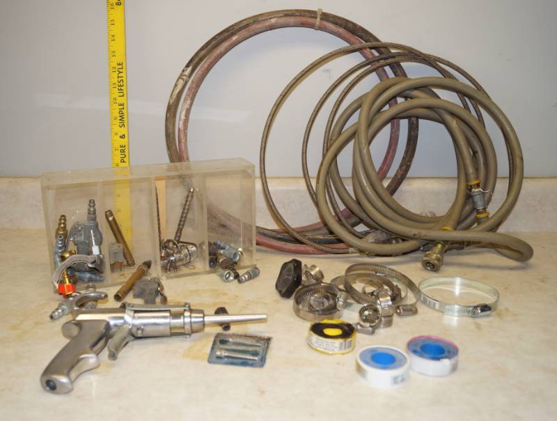 lot 1161 image: Lot of Pneumatic Hoses, Guns, Tape, Clamps and more - see pics