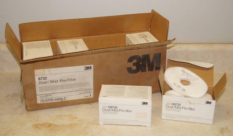 lot 1165 image: Box of Dust  Mist Pre-Filter - 3M 8732