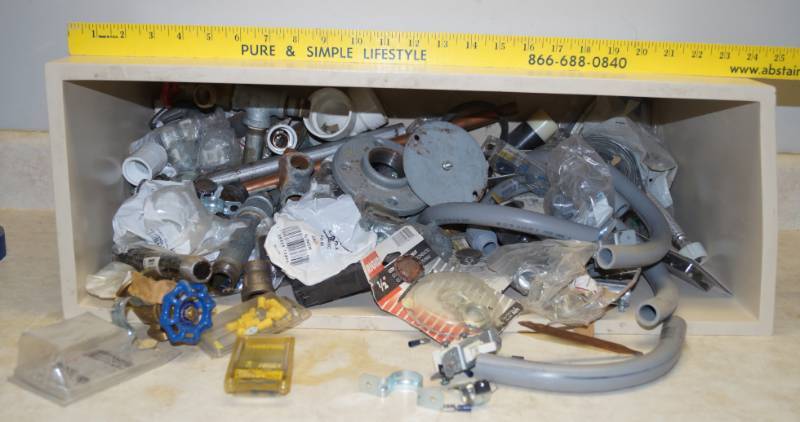 lot 1172 image: Sturdy Box of Electrical Items - see photos for details