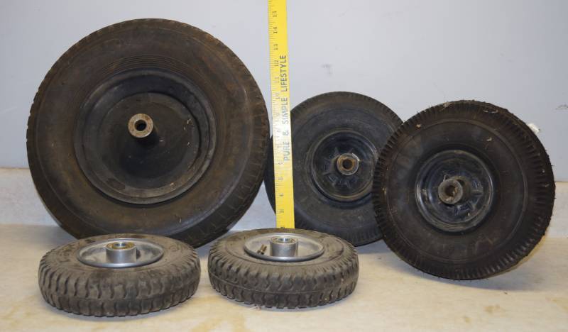 lot 1174 image: Lot of Shop Tires - Various sizes