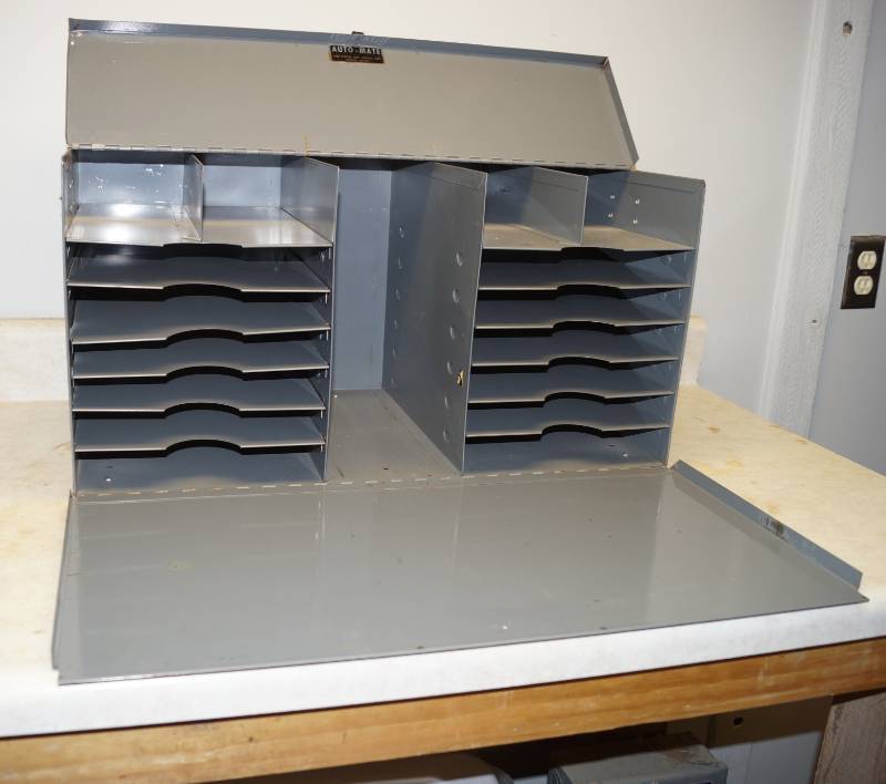 lot 1176 image: Vintage Portable Filing System - Very cool see pics