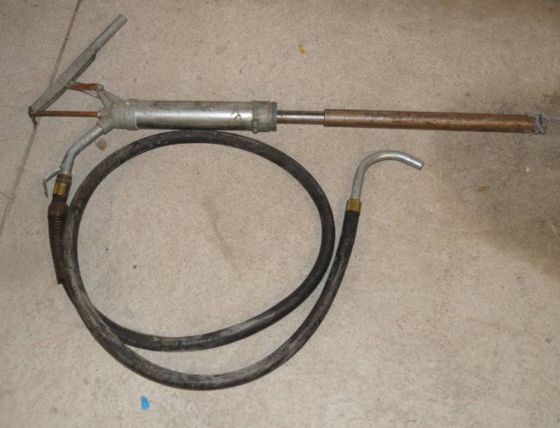 lot 1187 image: Barrel Pump with Hose