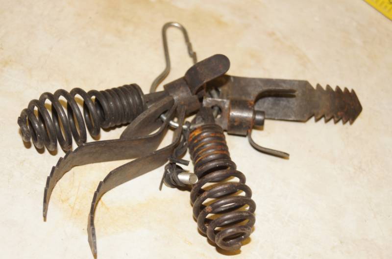 lot 1206 image: Lot of Sewer Snake Tips