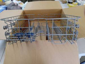 lot 57937 image: Dishwasher Upper Rack Assembly - Retail $45