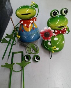 lot 58137 image: Whimsical Metal Frog Garden Stakes Set sell as is - Retail $25
