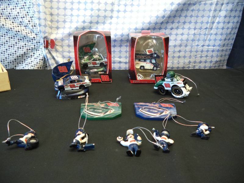 lot 2481 image: Dale Earnhardt Jr. ornament set 11 pcs.