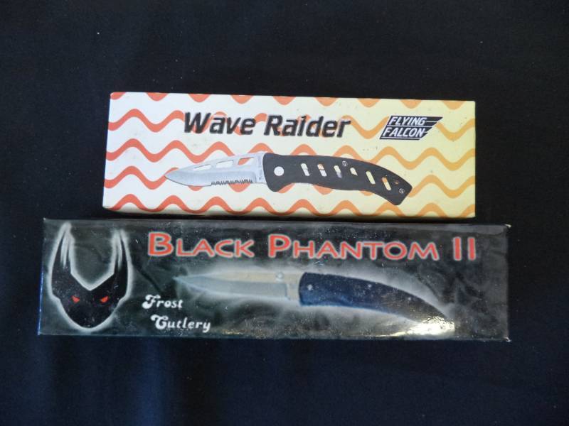 lot 2484 image: New in box Black Phantom II Knife. New in box Flying Falcon Wave Raider Knife