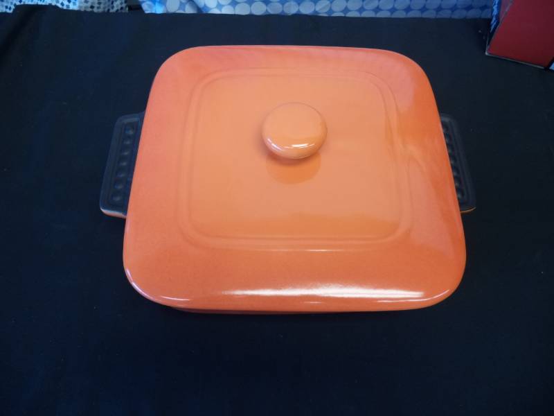 lot 2505 image: Orange Parini Square Bake Ware New