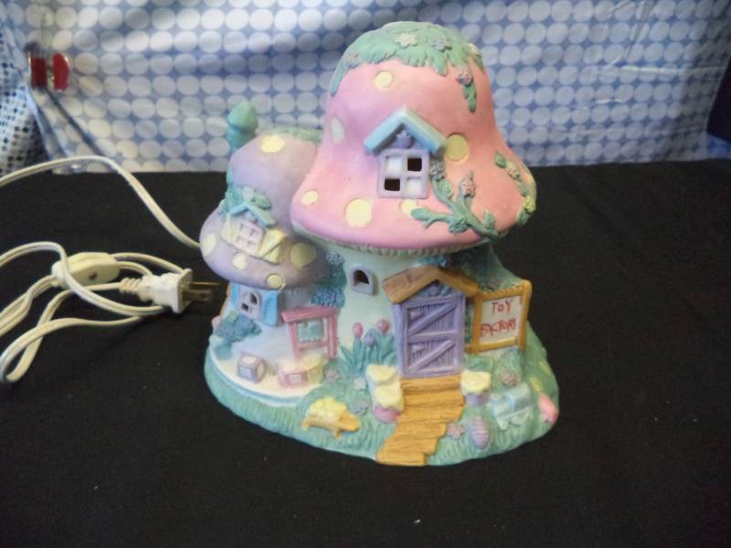 lot 2507 image: Very Cute Toy Factory Lamp Works