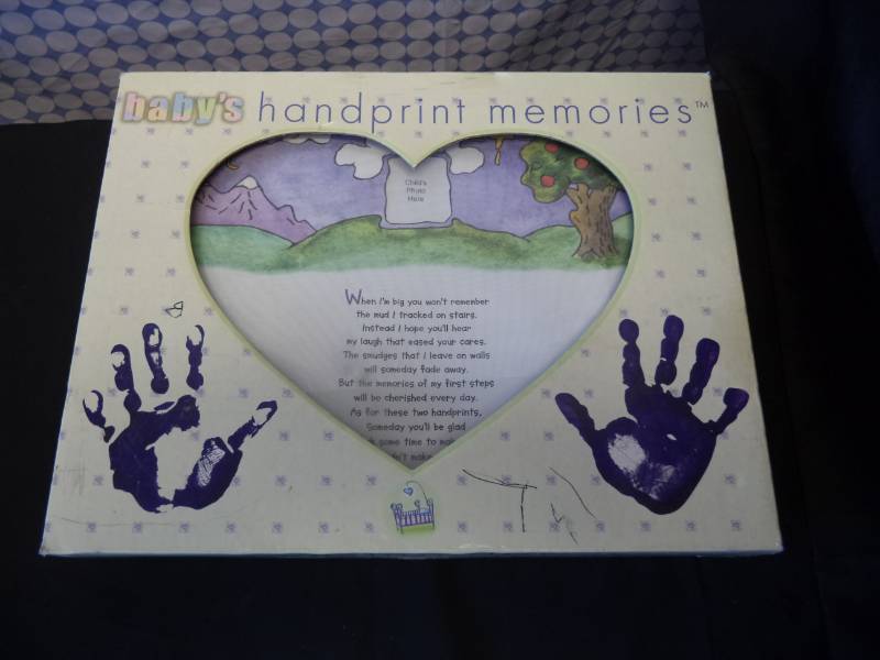 lot 2508 image: Babys Handprint Memories New. Kids Star Tile Kit New