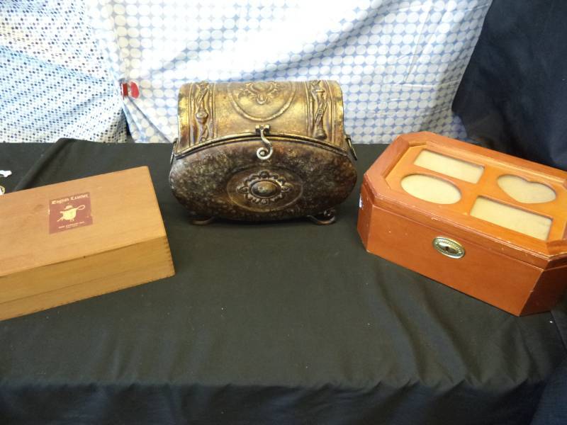 lot 2509 image: Old Metal Little Trunk, English Leather Wood Box, Jewelry Box wphoto inserts on top