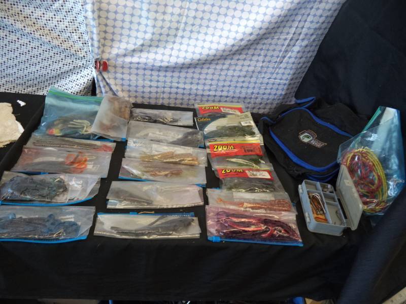 lot 2514 image: Fishing Lures