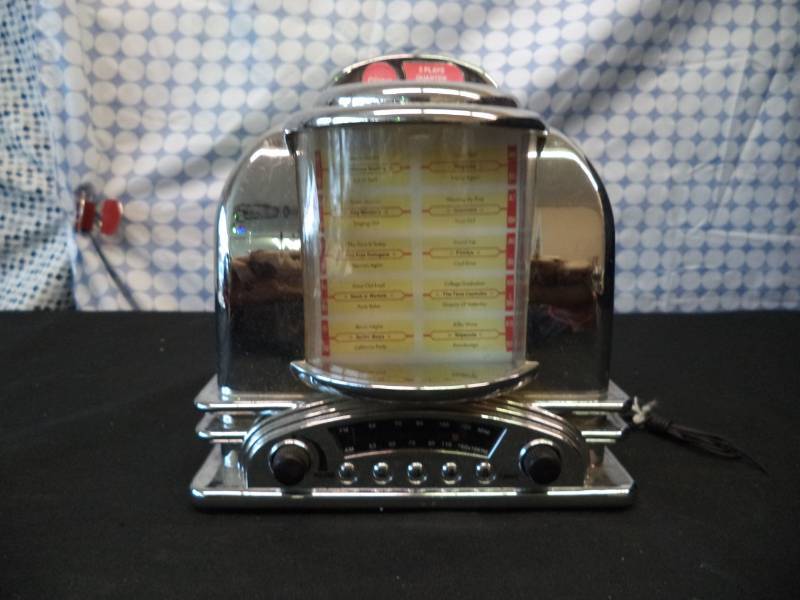 lot 2523 image: Personal Juke Box Radio Works