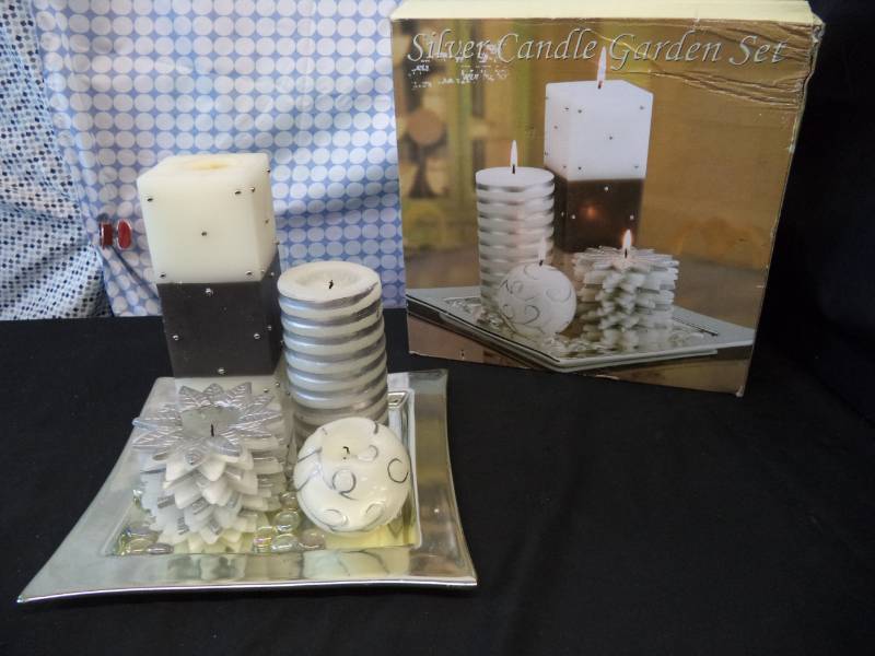 lot 2548 image: Silver Candle Garden Set In box
