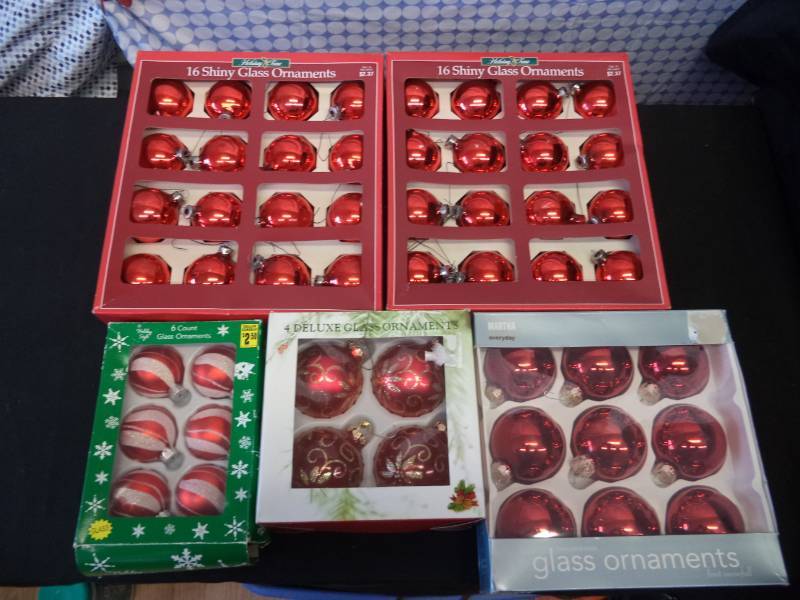 lot 2566 image: 5 pk. Red Bulb Ornaments