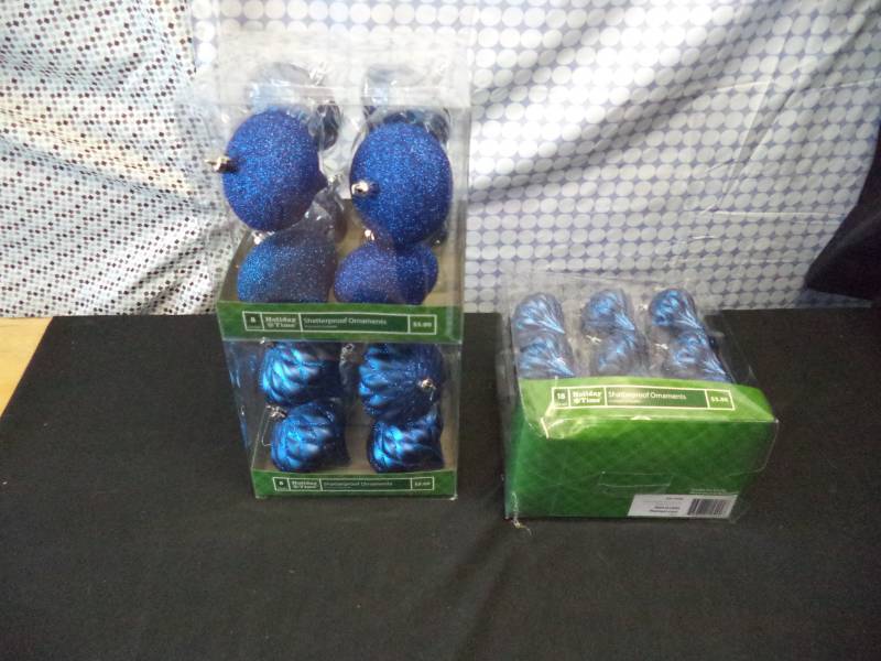 lot 2569 image: 2-8 pk., 1 18 pk. Blue Bulb Ornaments
