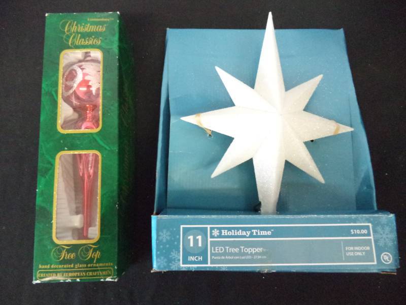lot 2576 image: 2 Tree Toppers