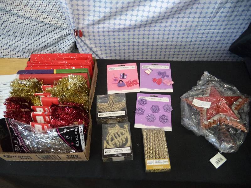 lot 2577 image: Misc. Christmas Items