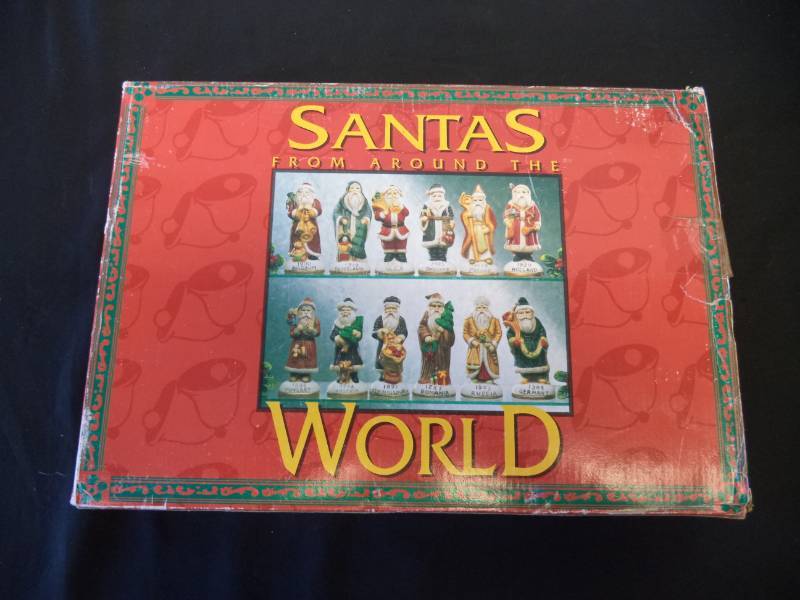lot 2580 image: Santas from around the World