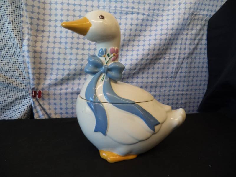 lot 2586 image: Duck Cookie Jar