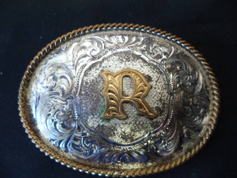 lot 2596 image: R Belt Buckle, Sterling Silver Plate