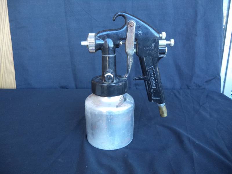 lot 2607 image: Craftsman Paint Spray Gun