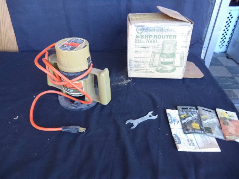lot 2608 image: Black & Decker 58 HP Router Works