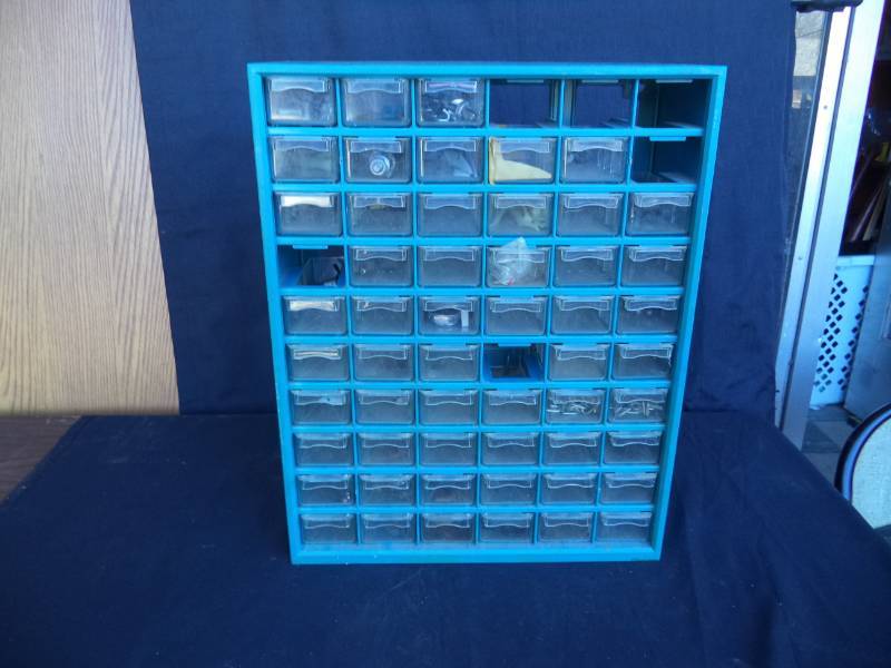 lot 2621 image: 60 Drawer Nut & Bolt organizer, missing 6 Drawers
