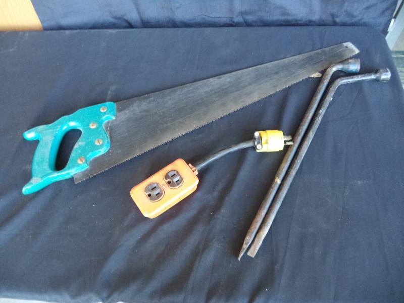 lot 2626 image: Saw, Tires Irons, Electrical Plug