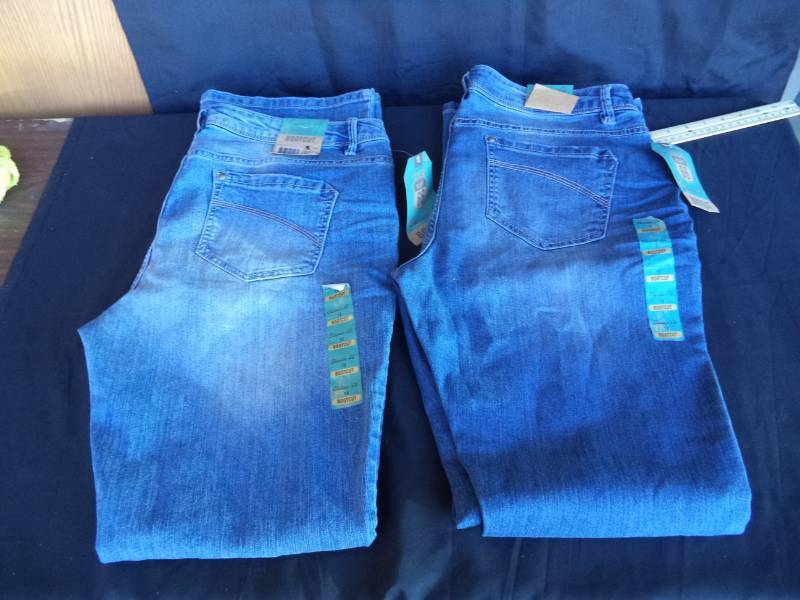 lot 2638 image: New Route 66 Classic Fit, Boot cut, Size 14, 2 pair