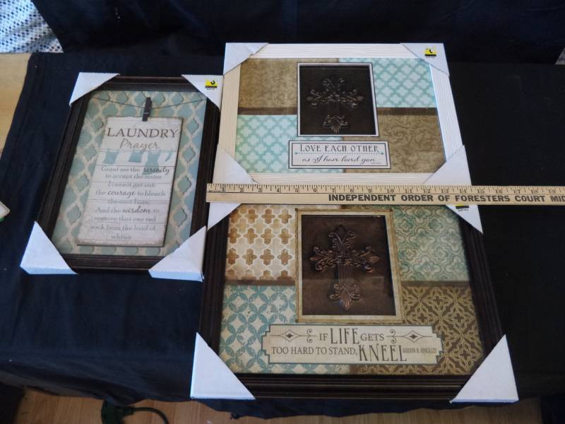 lot 2651 image: 3 Brand New Decorative Pictures