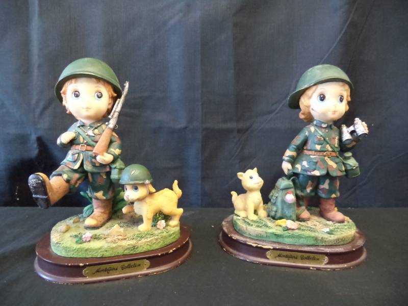 lot 2653 image: Montefiori Collection, Girl & Boy Figurine