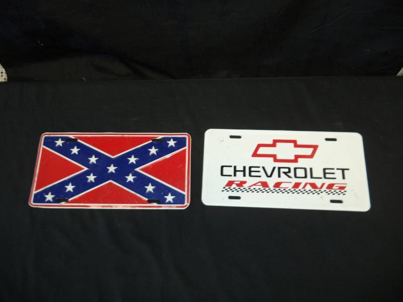 lot 2674 image: Chevrolet & Confederate Flag, Metal Tags