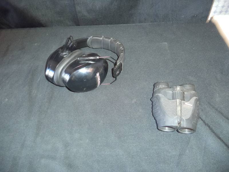 lot 2678 image: Winchester Shooting Ear Protection & Simmons Binoculars