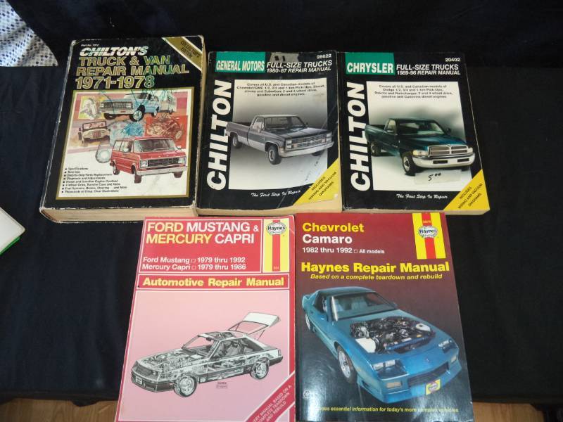 lot 2679 image: 5 Automotive Repair Manuals