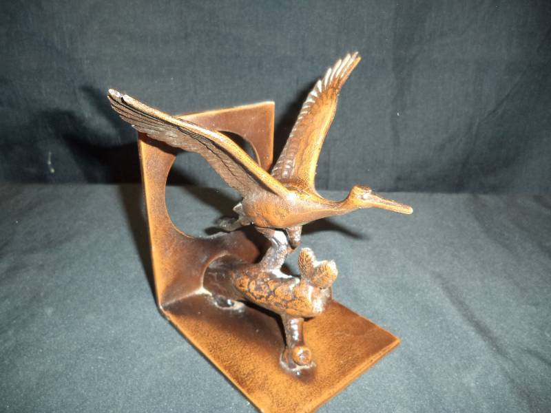 lot 2684 image: Bronze Toyo Japan Crane Figurine